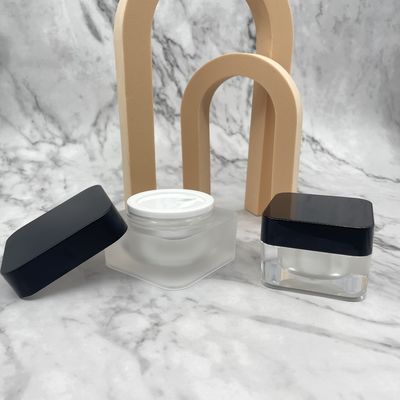 Square Plastic Cosmetic Jars Small Containers Black Cap 15g 30g Customized Color